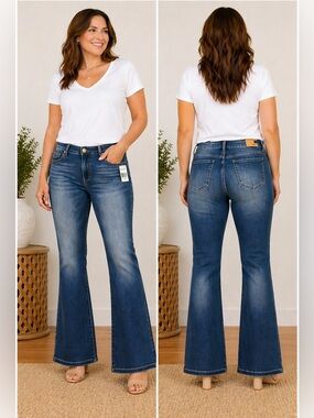 KUT From The Kloth Flare Jeans Size 16 Stretch Denim Mid Rise Classic